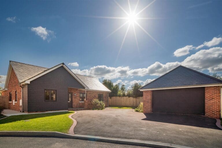 10 Reynards Place