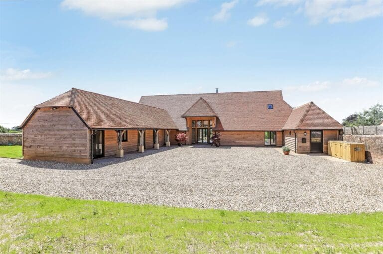 Upper Woodcott Barns