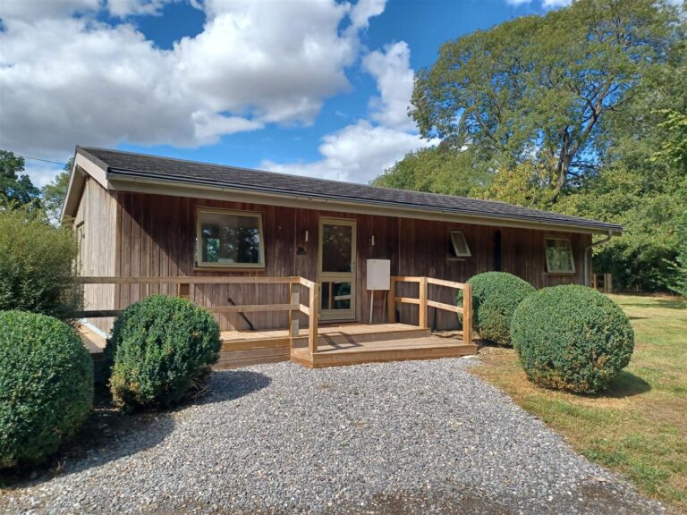 Longbarrow Lodge