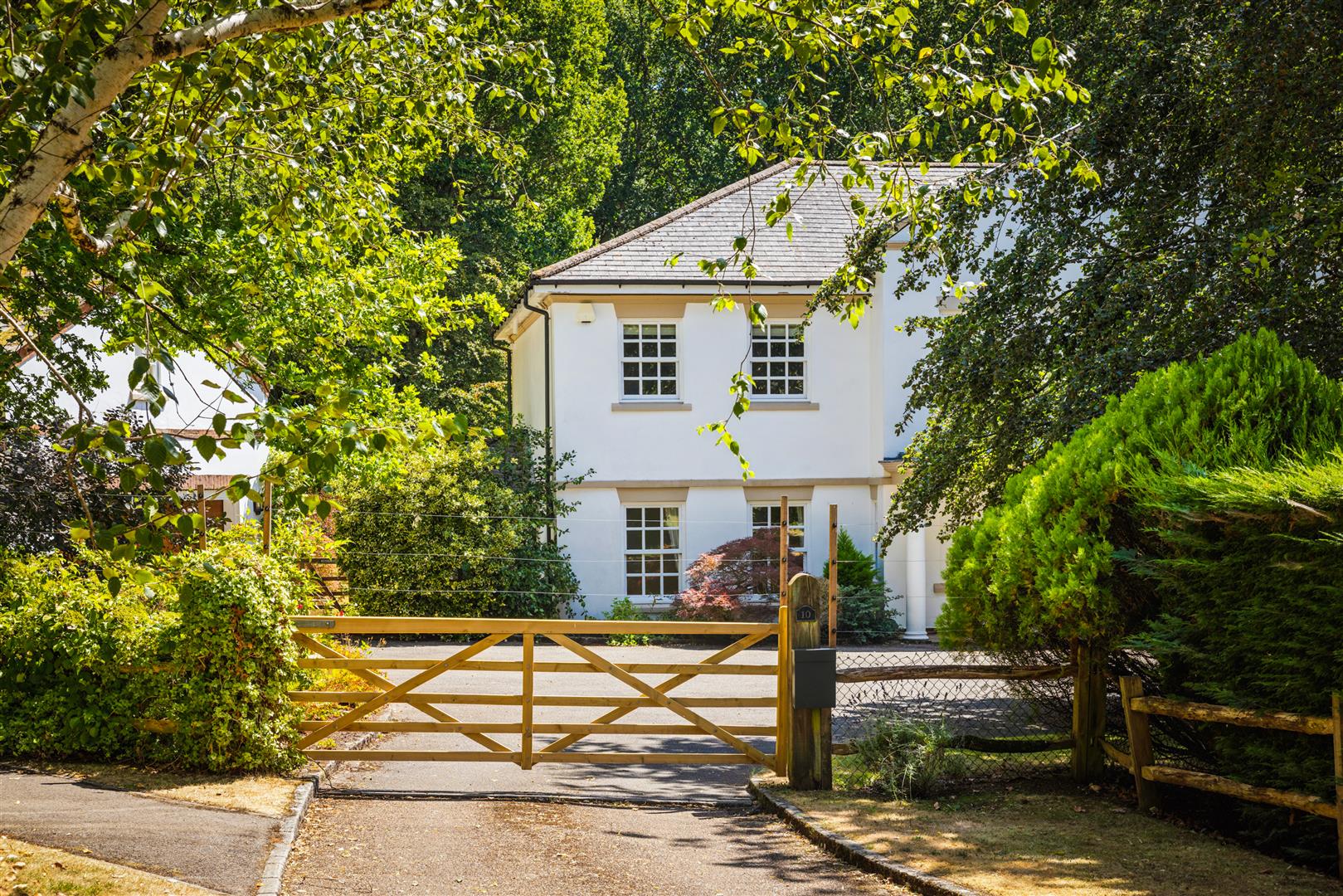 Why Local Property Expertise Matters When Buying or Selling Premium Property
